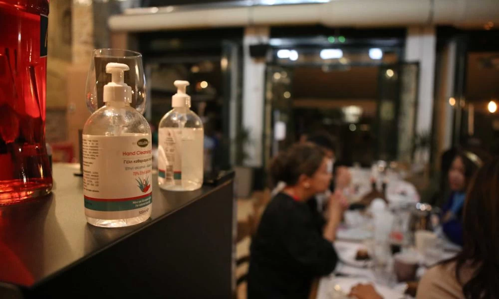 Δωσίλογοι! Η κυβέρνηση βγάζει στην φόρα τα ονόματα των επιχειρήσεων που δεν τηρούν τα μέτρα